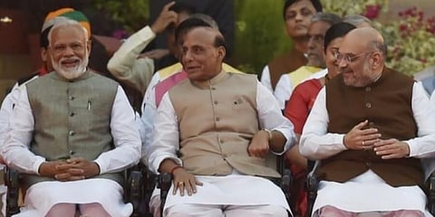 প্ৰধানমন্ত্ৰীর পুনর্গঠিত ক্যাবিনেট কমিটির ৮টিতে অন্তর্ভুক্ত অমিত.দুটিতে রাজনাথ