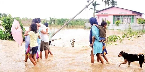 রাজ্যে বন্যা,ধসে ৩ জনের মৃত্যু,ক্ষতিগ্ৰস্ত দুই লক্ষের বেশি