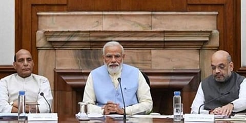 জনস্বার্থে ২২ জন দুর্নীতিগ্ৰস্ত বরিষ্ঠ অফিসারকে বলপূর্বক অবসর নিতে বাধ্য করাল মোদি সরকার