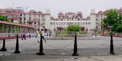 অভিযুক্তরা হেফাজত থেকে ফেরার হওয়ায় রাজ্য পুলিশের দায়িত্ব নির্ধারণ করার নির্দেশ গৃহ বিভাগের