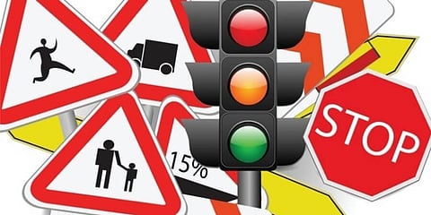 ট্ৰাফিক নীতি ভাঙলে মোটা অঙ্কের জরিমানা