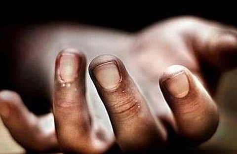 ৬৫ বছর বয়সী পিতাকে পিটিয়ে মারার অভিযোগ পুত্ৰের বিরুদ্ধে