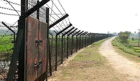 বাংলাদেশ সীমান্তের সব এলাকায় বেড়ার কাজ সম্পূর্ণ করা যায়নি বিভিন্ন সমস্যার জন্যঃ ত্ৰিপুরার সাংসদ