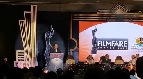 ২০২০-র ১৫ ফেব্ৰুয়ারি গুয়াহাটিতে হচ্ছে বলিউডের ফিল্মফেয়ার অ্যাওয়ার্ড অনুষ্ঠান,মৌ স্বাক্ষরিত