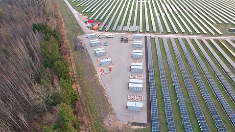 The battery installation has enabled the Anykščiai site to operate as a hybrid solar and storage facility supporting balancing services. Image Credit: European Energy