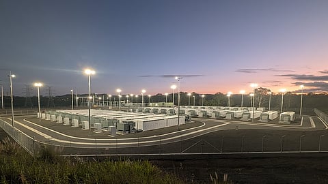 Tesla-supplied battery systems have been integrated alongside Swanbank E gas plant, enabling two-hour peak dispatch capability for approximately 355,000 homes.
Image Source: CleanCo