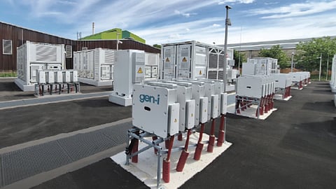 Containerised BESS units stand beside grid infrastructure, representing GEN-I Invest’s acquisition of three Bulgarian storage assets totaling 30 MW/76 MWh.