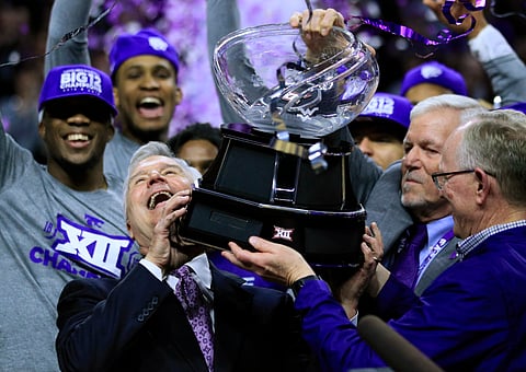 Kansas State head coach Bruce Weber celebrates Big 12 regular season title (Orlin Wagner)