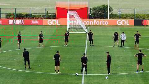Chile’s players attend a training session in Sao Paulo, Brazil, on June 27 (Victor R. Caivano)