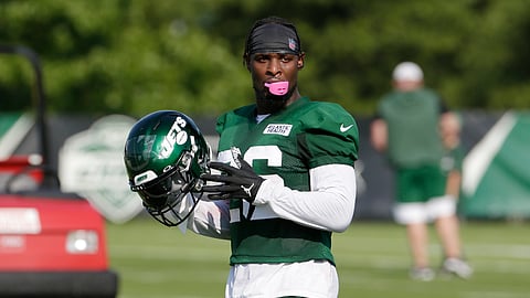 In this July 25, 2019, file photo, New York Jets running back Le'Veon Bell participates during practice at the NFL football team's training camp in Florham Park, N.J.