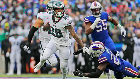 Eagles running back Miles Sanders had a long touchdown run last Sunday against the Bills (John Munson)