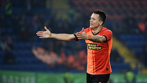 Yevhen Konoplyanka of Shakhtyor Soligorsk in action