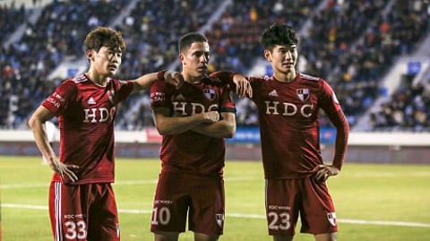 Busan IPark's young stars back in those quaint old days of fans.
