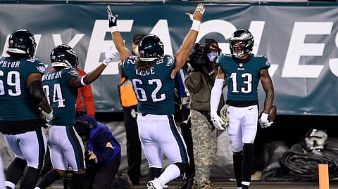 Eagles center Jason Kelce (62) should have plenty of opportunities to signal "Touchdown" against the Giants