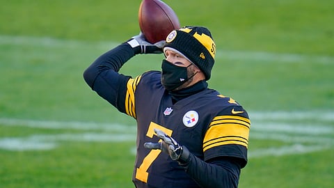 Pittsburgh Steelers quarterback Ben Roethlisberger (7) warms up before an NFL football game against the Baltimore Ravens, Wednesday, Dec. 2, 2020, in Pittsburgh.