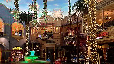 The Quarter, a Havana-in-the1950s-themed, Las Vegas-style retail, dining and entertainment complex opened inside Tropicana in 2004.