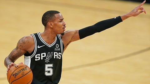 Spurs' Murray points toward the playoffs.