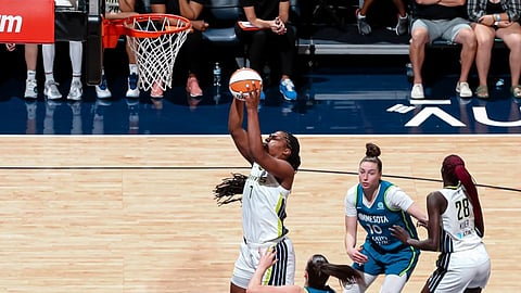 The Dallas Wings control the paint.