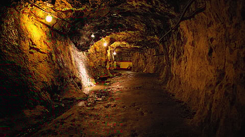 Miningweb: FT on dark side to gold’s surge, incl SA’s exploding zama zama volumes