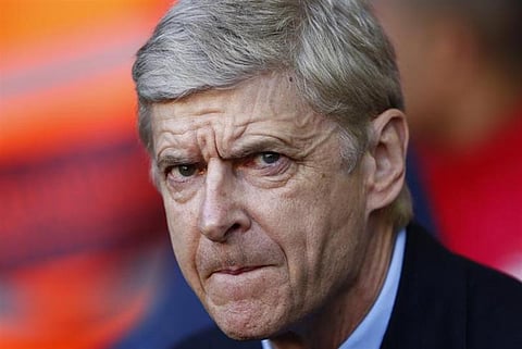 Captain Vermaelen says Arsenal players want Wenger (64) to sign new contract