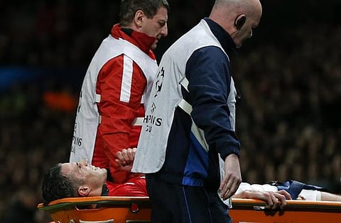 Manchester United take another blow – Robin Van Persie out for up to six weeks