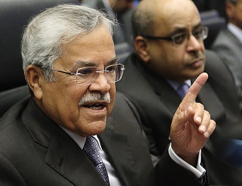 Saudi Arabia's Oil Minister Ali al-Naimi talks to journalists before a meeting of OPEC oil ministers at OPEC's headquarters in Vienna November 27, 2014. REUTERS/Heinz-Peter Bader