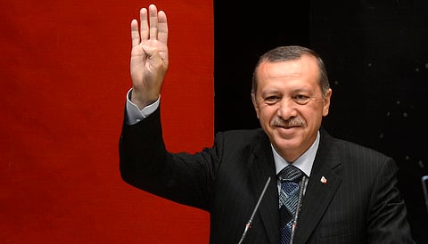 Başbakan Recep Tayyip Erdoğan, AK Parti Genişletilmiş İl Başkanları Toplantısı'na katıldı. Başbakan Erdoğan, partilileri ''Rabia'' işareti yaparak selamladı. (Evrim Aydın - Anadolu Ajansı)