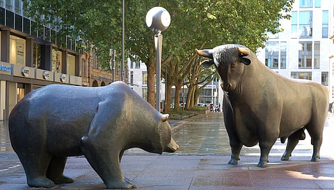 Massive swings for Apple, Google show “fear index” on the rise