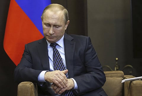 Russian President Vladimir Putin attends a meeting with Jordan's King Abdullah at the Bocharov Ruchei state residence in Sochi, Russia November 24, 2015. Speaking before a meeting with Jordan's King Abdullah, Putin called Turkey's downing of a Russian fighter jet "a stab in the back" carried out by the accomplices of terrorists, saying the incident would have serious consequences for Moscow's relations with Ankara. REUTERS/Maxim Shipenkov/Pool TPX IMAGES OF THE DAY