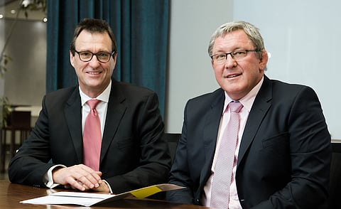 Stuart Clarkson, CEO of ADT South Africa (L) with Wahl Bartmann, CEO of Fidelity Group (R).