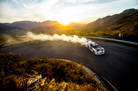 Video: ‘Mad’ Mike lays down some rubber on the Franschhoek Pass
