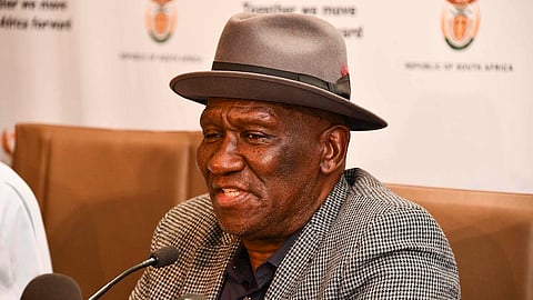 Ministers Mmamoloko Kubayi-Ngubane and Bheki Cele brief media on tourism safety initiative. (Photo: GCIS)
