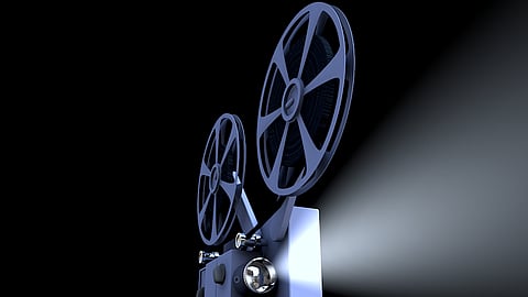 https://pixabay.com/illustrations/film-projector-projector-55122/