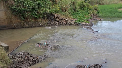 Image published courtesy of Northglen News *https://northglennews.co.za/169019/sewage-leak-needs-urgent-attention/