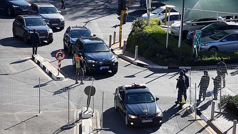 Former President Jacob Zuma’s Cars entering the Zondo Commission at Parktown in Johannesburg. Picture: Freddy Mavunda © Business Day (https://www.thesouthafrican.com/news/jacob-zuma-cost-taxpayers-motorcade-state-capture/)