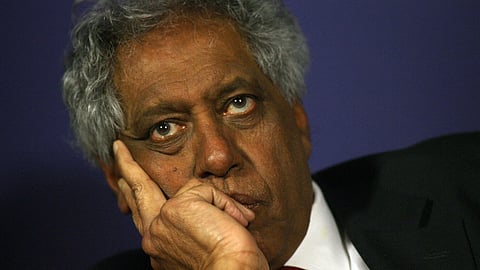 Boardroom Talk – Memories of young reporter and a guest who refused to shake hands