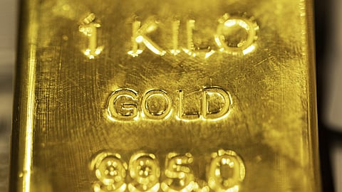 Gold hits record $2,135.39: safe-haven surge amid global uncertainty
