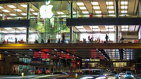 Apple shifts gears: Abandons self-driving car dream for generative AI and AR headsets