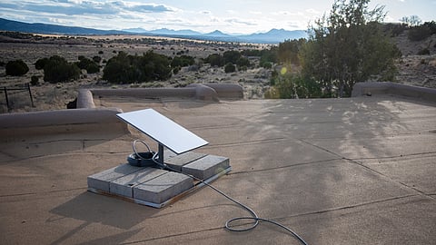 Starlink defies restrictions, raises concerns in conflict zones