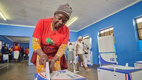 ANC loses ground in early vote tally, risks losing majority for first time since Apartheid