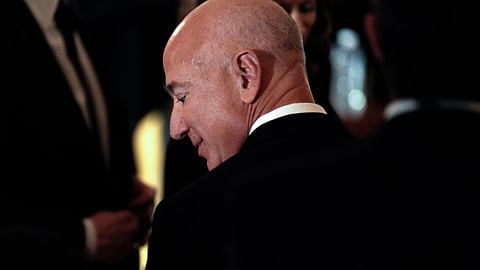Tech titans cash in: Bezos, Zuckerberg lead Mag7 insider stock sales