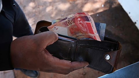 South African markets suffer amid Cabinet delay concerns