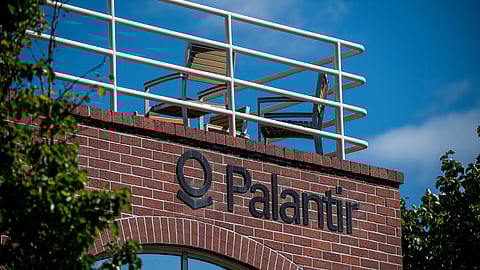 Palantir cites âunwaveringâ AI demand after reporting record profits