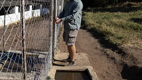 Zimbabwe government fails to pay white farmers who had land expropriated