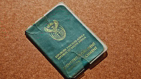 Schreiber wants “thousands” of bank branches offering Home Affairs services