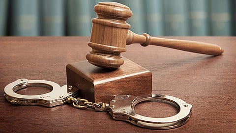 टंलायाव रिभेनिउ अफिसारखौ खायो