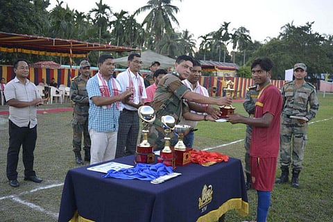 उदालगुरि जोलुर हान्जाया चेम्पियनशिव ट्रपीखौ मोननो हायो
