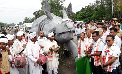 काजिरङा हादोरनां पार्कआव मुलुगनां गान्दा सान फालिदों