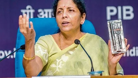 केबिनेट जथुमनि उनाव इ सिगारेट बन्द'नि गनायथि, फोसावबाय रांखान्थि मन्थ्रि निर्मला सिटारमना