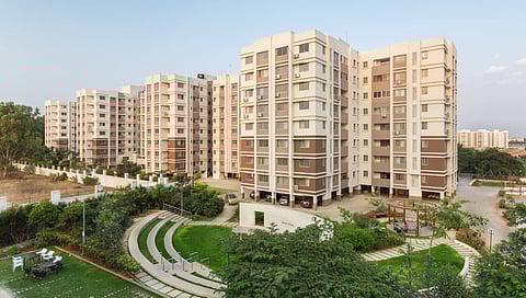 Amenities include a fully equipped clubhouse, landscaped gardens, gymnasium, swimming pool, recreation club and wellness centre